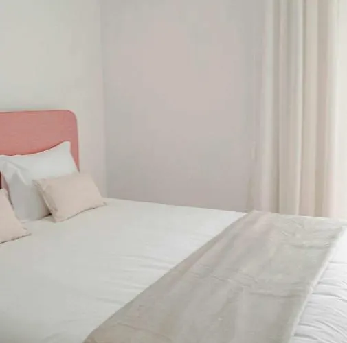 Apolo71 Alojamentos *